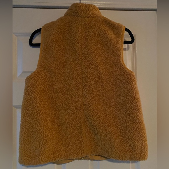 J. Crew Factory Sherpa Vest, size Large - Picture 5 of 8